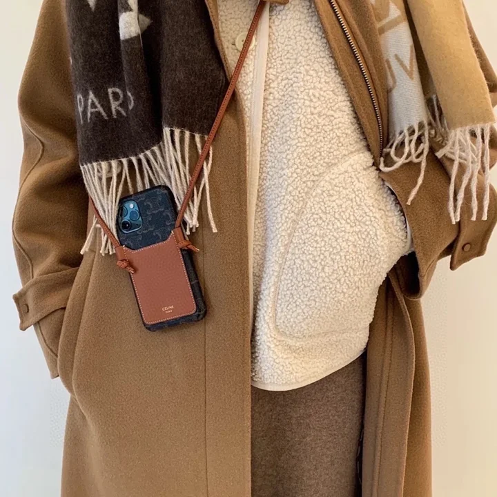 セリーヌ iPhone16Pro Max ケース